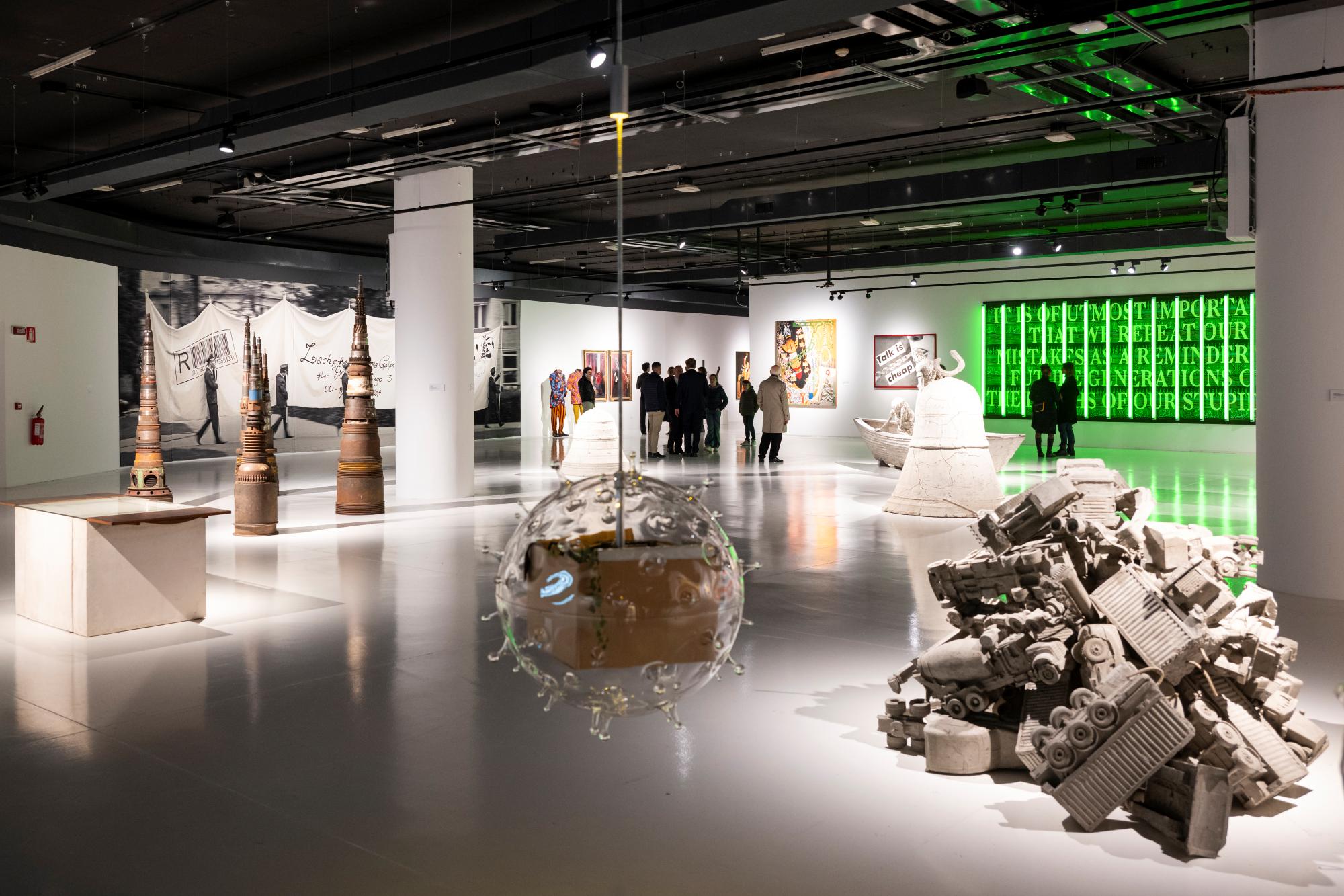 Visita con esperienze tattili alla mostra News from the Near Future al MAUTO